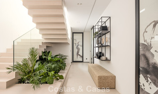 Spectaculaire, hedendaagse luxevilla te koop met zeezicht in El Madroñal, Marbella - Benahavis 796249 