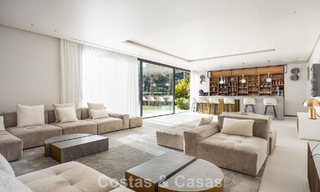 Spectaculaire, hedendaagse luxevilla te koop met zeezicht in El Madroñal, Marbella - Benahavis 796250 