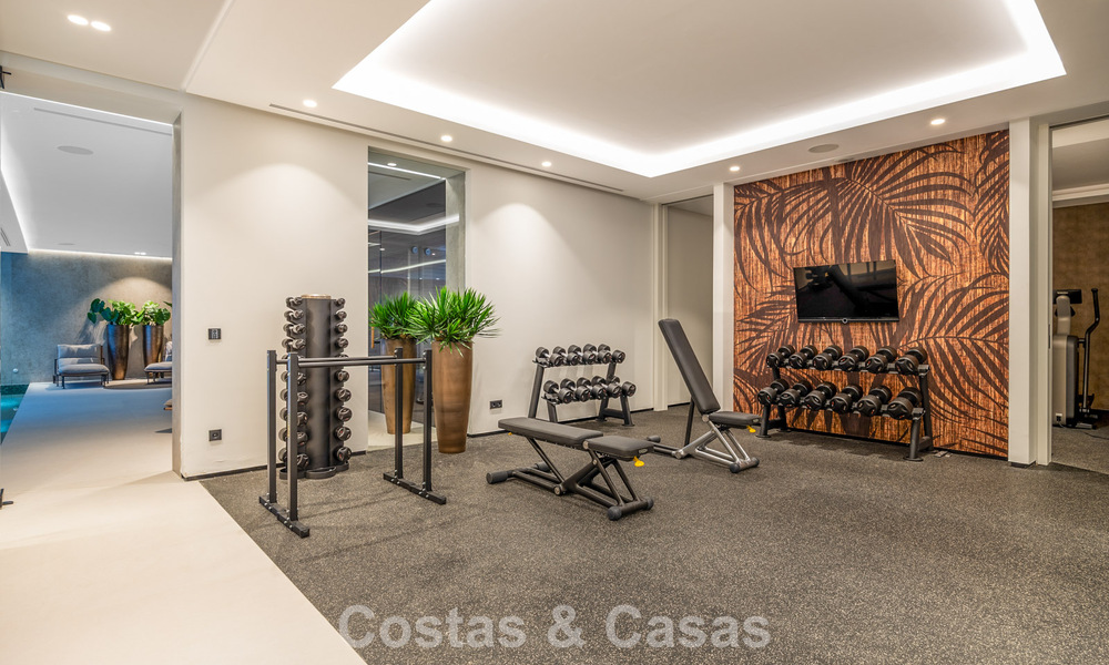 Spectaculaire, hedendaagse luxevilla te koop met zeezicht in El Madroñal, Marbella - Benahavis 796252