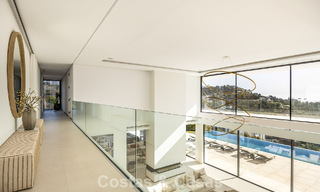 Spectaculaire, hedendaagse luxevilla te koop met zeezicht in El Madroñal, Marbella - Benahavis 796259 