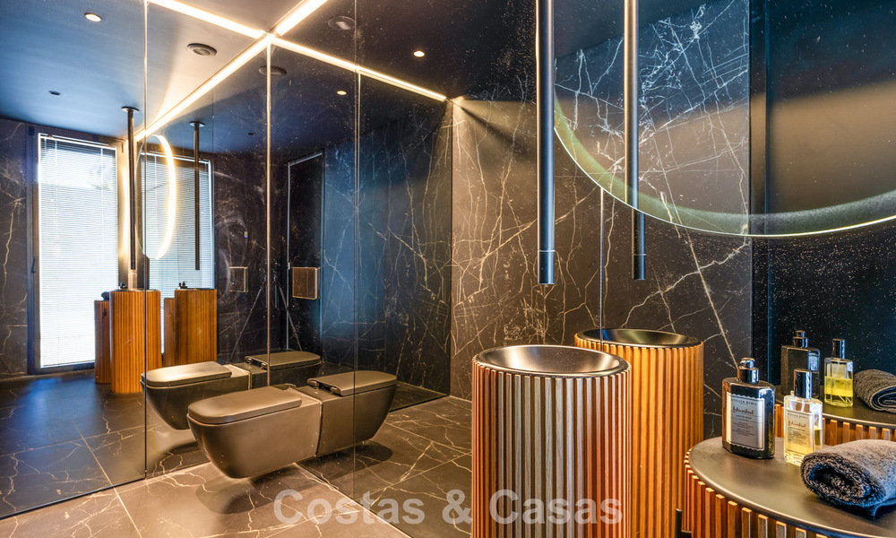 Spectaculaire, hedendaagse luxevilla te koop met zeezicht in El Madroñal, Marbella - Benahavis 796264