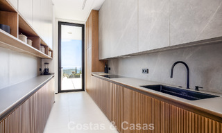 Spectaculaire, hedendaagse luxevilla te koop met zeezicht in El Madroñal, Marbella - Benahavis 796271 