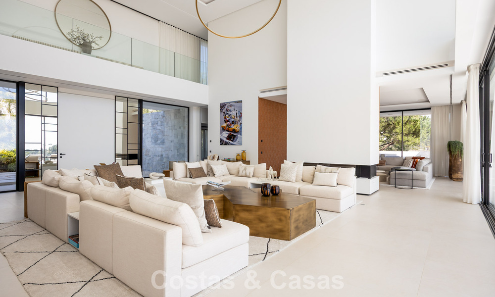 Spectaculaire, hedendaagse luxevilla te koop met zeezicht in El Madroñal, Marbella - Benahavis 796274