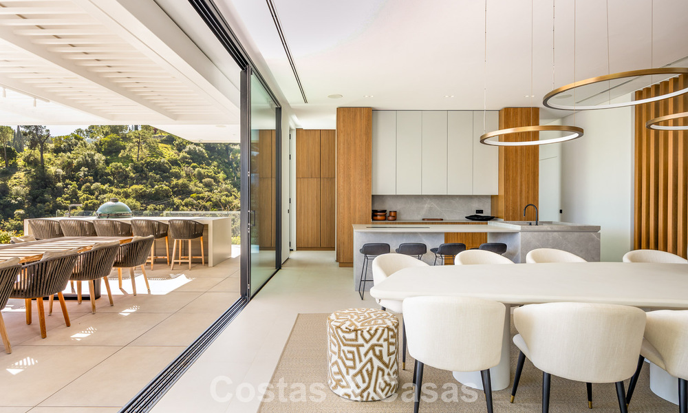 Spectaculaire, hedendaagse luxevilla te koop met zeezicht in El Madroñal, Marbella - Benahavis 796280