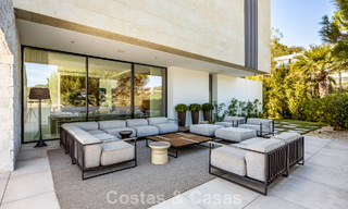 Spectaculaire, hedendaagse luxevilla te koop met zeezicht in El Madroñal, Marbella - Benahavis 796283 