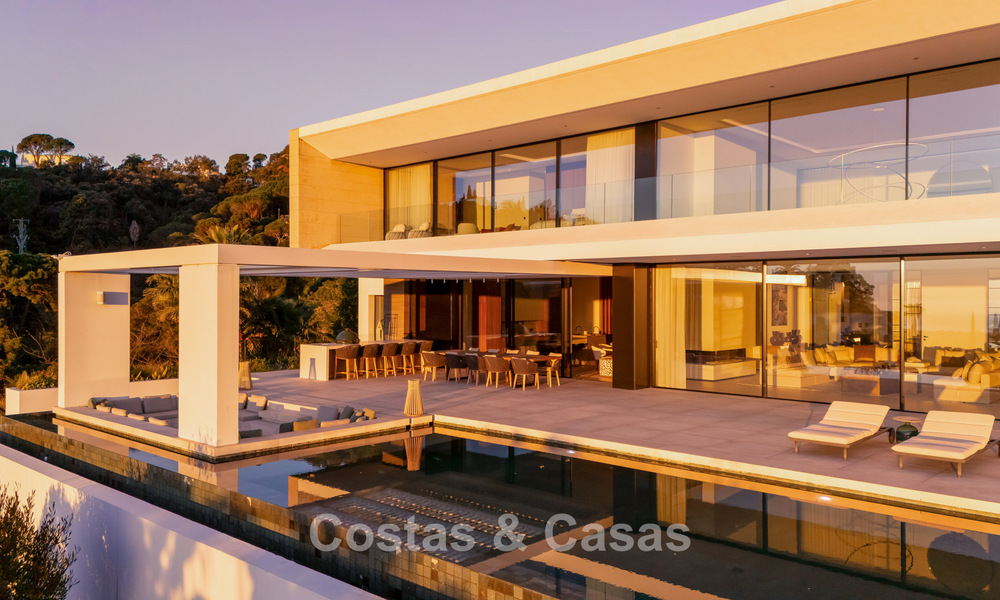 Spectaculaire, hedendaagse luxevilla te koop met zeezicht in El Madroñal, Marbella - Benahavis 796289