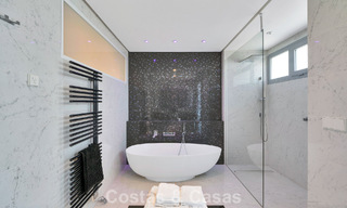 Modern gerenoveerde Andalusiche villa met berg- en zeezicht te koop in Nueva Andalucia, Marbella 796085 