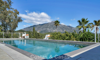 Modern gerenoveerde Andalusiche villa met berg- en zeezicht te koop in Nueva Andalucia, Marbella 796144 