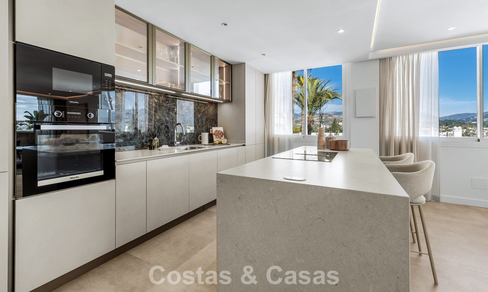 Modern gerenoveerd appartement met ruim terras te koop met weids uitzicht in Nueva Andalucia, Marbella 796042