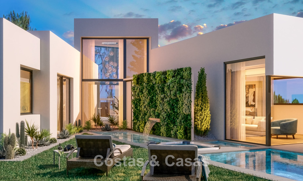 Gloednieuwe, moderne luxevilla met zeezicht te koop aan de strandzijde ten oosten van Marbella centrum 796227