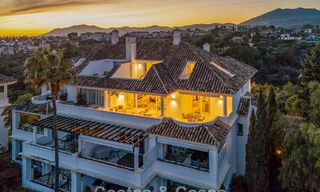 Exclusief duplex penthouse met een modern en licht interieur te koop in een beveiligd complex op de Golden Mile, Marbella 796386 