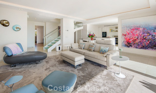 Exclusief duplex penthouse met een modern en licht interieur te koop in een beveiligd complex op de Golden Mile, Marbella 796402 