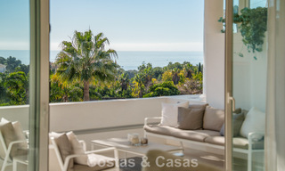 Exclusief duplex penthouse met een modern en licht interieur te koop in een beveiligd complex op de Golden Mile, Marbella 796418 