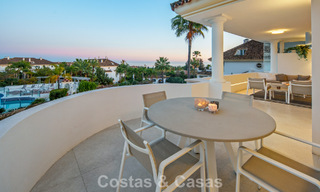 Exclusief duplex penthouse met een modern en licht interieur te koop in een beveiligd complex op de Golden Mile, Marbella 796425 