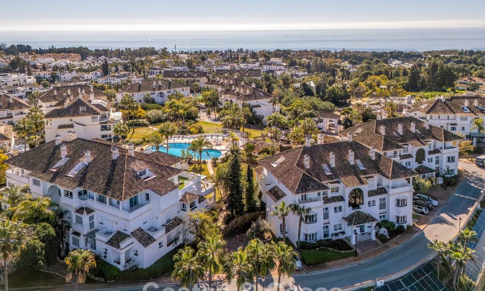 Exclusief duplex penthouse met een modern en licht interieur te koop in een beveiligd complex op de Golden Mile, Marbella 796431