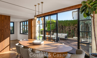 Exclusieve, architecturale villa met panoramisch golf- en zeezicht te koop in Nueva Andalucia, Marbella 796365 