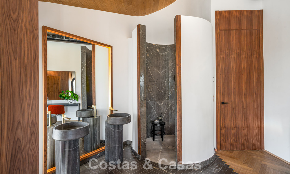 Exclusieve, architecturale villa met panoramisch golf- en zeezicht te koop in Nueva Andalucia, Marbella 796367