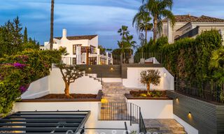 Exclusieve, architecturale villa met panoramisch golf- en zeezicht te koop in Nueva Andalucia, Marbella 796376 