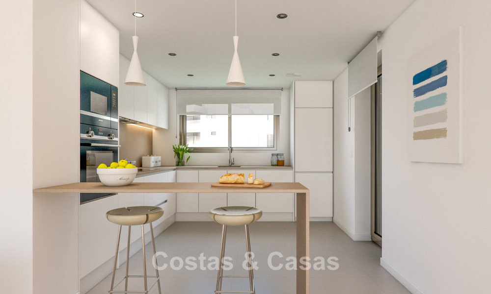 Eigentijdse, luxe appartementen met zeezicht in een nieuw complex te koop tussen Marbella en Sotogrande, Costa del Sol 796315