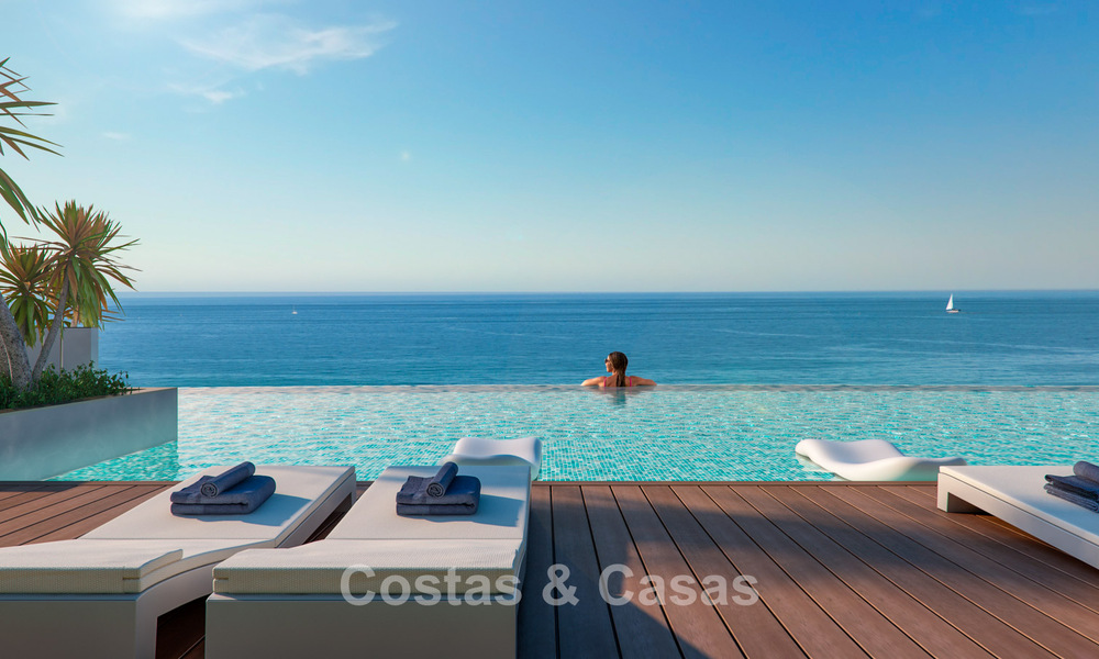 Eigentijdse, luxe appartementen met zeezicht in een nieuw complex te koop tussen Marbella en Sotogrande, Costa del Sol 796325