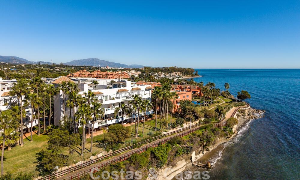 Exclusief eerstelijnstrand appartement met panoramisch zeezicht te koop in Estepona centrum 795962