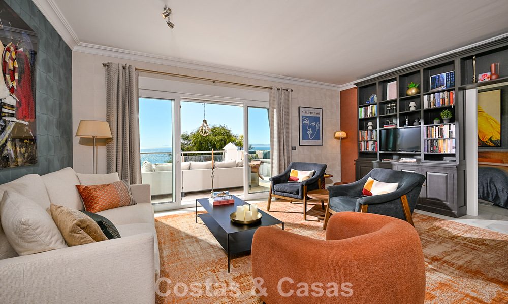 Exclusief eerstelijnstrand appartement met panoramisch zeezicht te koop in Estepona centrum 795965
