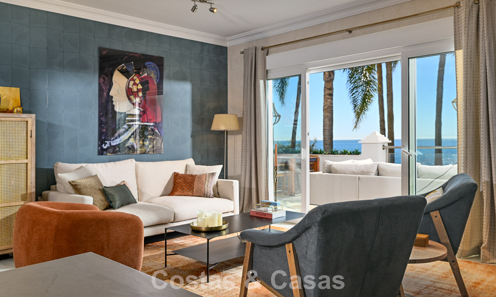 Exclusief eerstelijnstrand appartement met panoramisch zeezicht te koop in Estepona centrum 795969