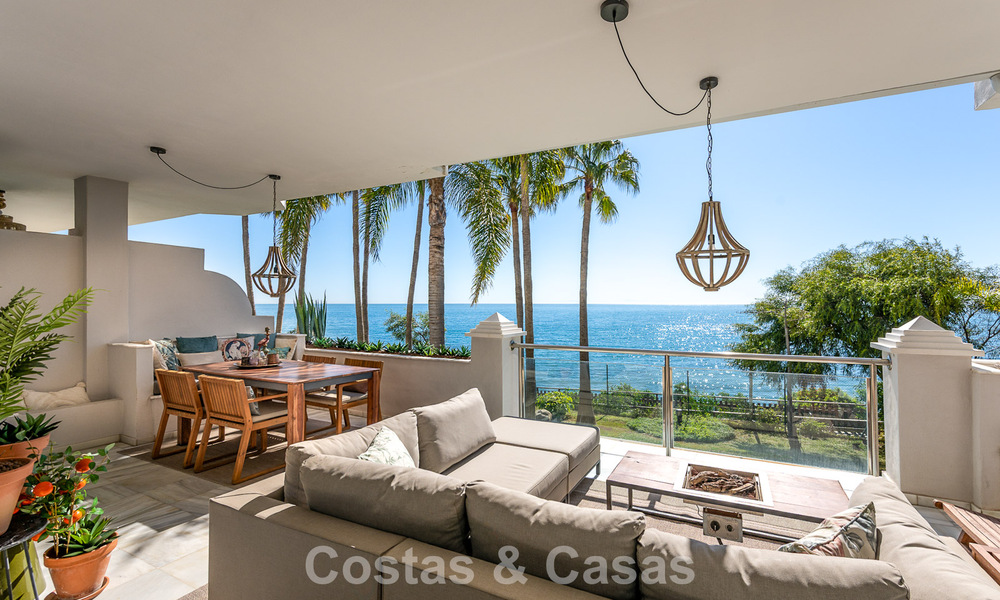 Exclusief eerstelijnstrand appartement met panoramisch zeezicht te koop in Estepona centrum 795978