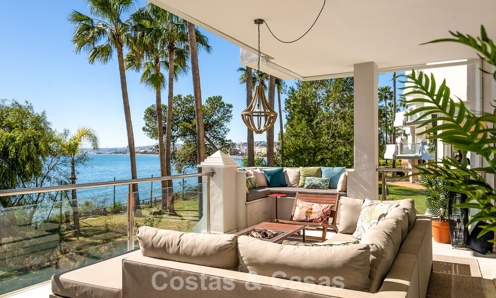 Exclusief eerstelijnstrand appartement met panoramisch zeezicht te koop in Estepona centrum 795984