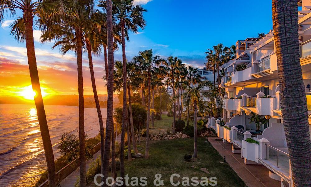 Exclusief eerstelijnstrand appartement met panoramisch zeezicht te koop in Estepona centrum 795992