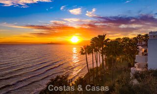 Exclusief eerstelijnstrand appartement met panoramisch zeezicht te koop in Estepona centrum 795993 