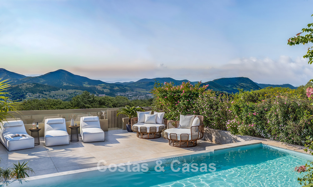 Innovatieve nieuwbouwappartementen met avant-gardist architectuur te koop in het centrum van Estepona 795916