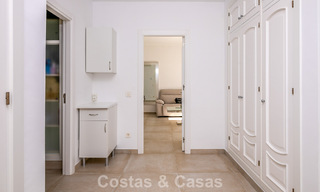 Majestueuze modern gerenoveerde villa met panoramisch zeezicht te koop op een royaal perceel ten oosten van Marbella centrum 796501 