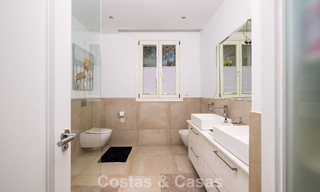 Majestueuze modern gerenoveerde villa met panoramisch zeezicht te koop op een royaal perceel ten oosten van Marbella centrum 796503 