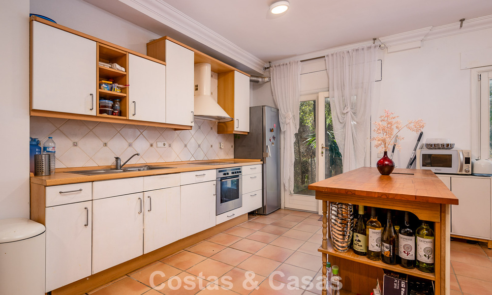 Majestueuze modern gerenoveerde villa met panoramisch zeezicht te koop op een royaal perceel ten oosten van Marbella centrum 796539