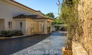 Majestueuze modern gerenoveerde villa met panoramisch zeezicht te koop op een royaal perceel ten oosten van Marbella centrum 796544 