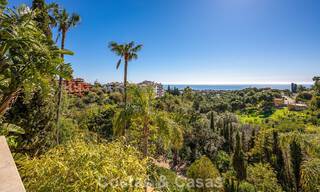 Majestueuze modern gerenoveerde villa met panoramisch zeezicht te koop op een royaal perceel ten oosten van Marbella centrum 796555 
