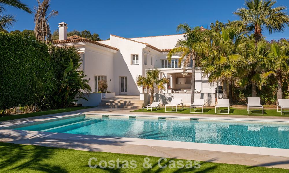 Majestueuze modern gerenoveerde villa met panoramisch zeezicht te koop op een royaal perceel ten oosten van Marbella centrum 796558