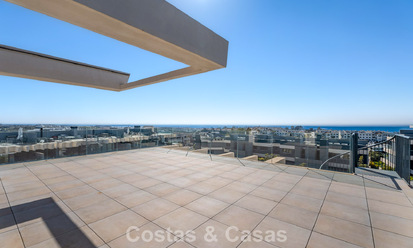Eigentijds penthouse met zeezicht vanaf het royale dakterras te koop aan de New Golden Mile, tussen Marbella en Estepona 796602
