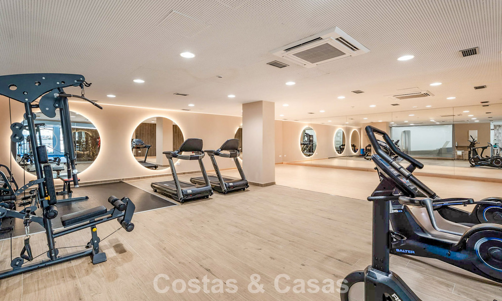 Eigentijds penthouse met zeezicht vanaf het royale dakterras te koop aan de New Golden Mile, tussen Marbella en Estepona 796609