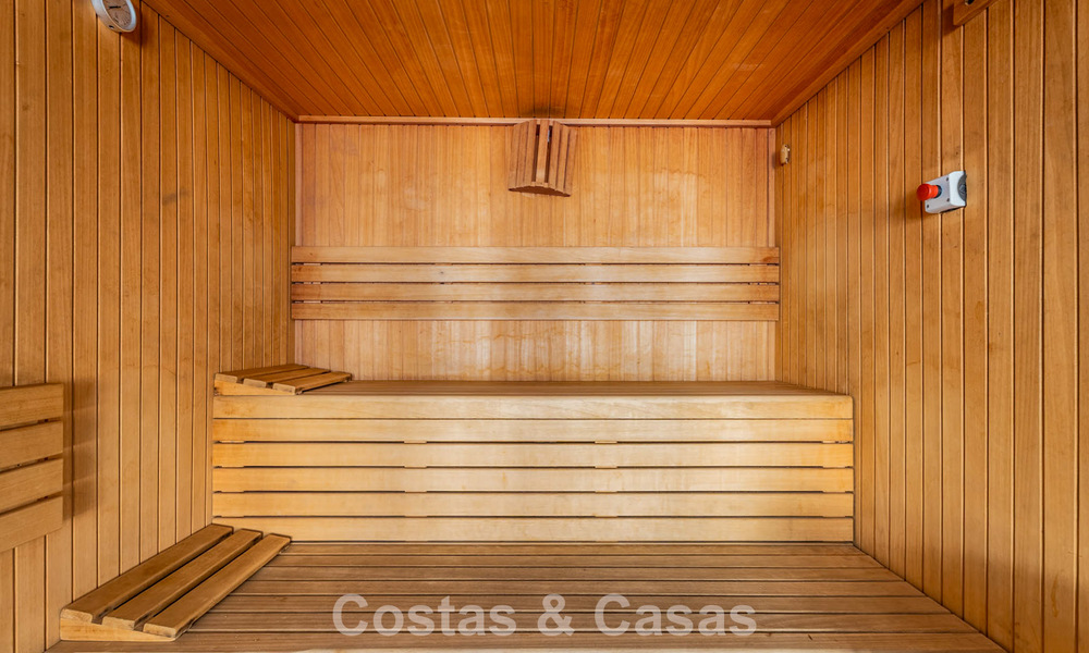 Eigentijds penthouse met zeezicht vanaf het royale dakterras te koop aan de New Golden Mile, tussen Marbella en Estepona 796631