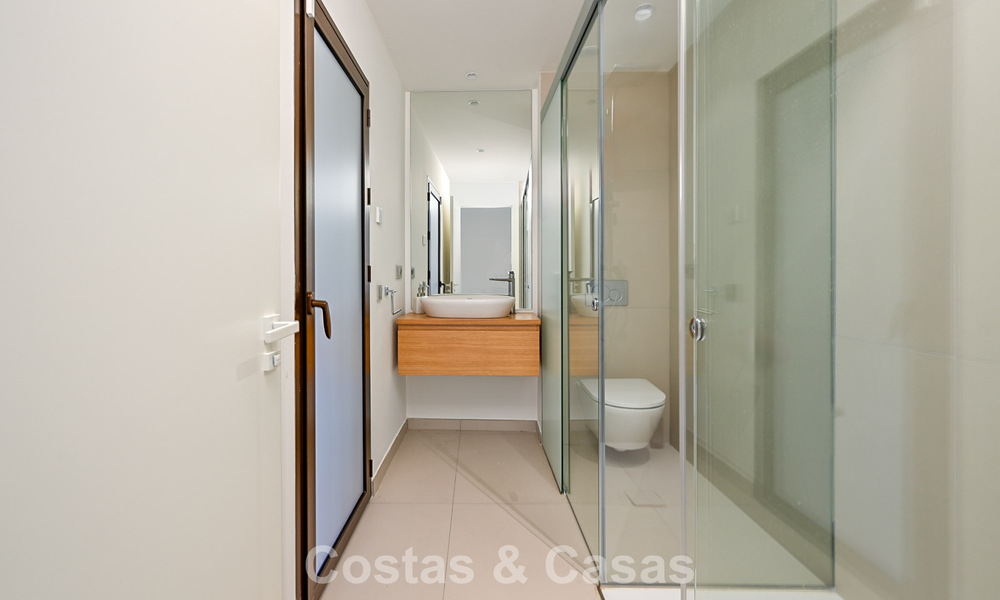 Kwalitatief gelijkvloers appartement met privétuin en zwembad te koop in Fuengirola, Costa del Sol 796571