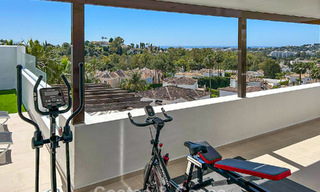 Luxueus duplex penthouse te koop in een gated complex in Nueva Andalucia’s golfvallei, Marbella 796727 
