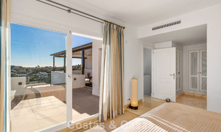 Luxueus duplex penthouse te koop in een gated complex in Nueva Andalucia’s golfvallei, Marbella 796735 