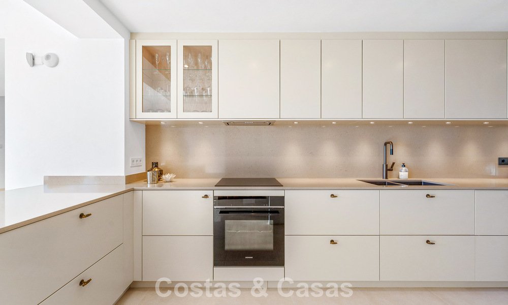 Luxueus duplex penthouse te koop in een gated complex in Nueva Andalucia’s golfvallei, Marbella 796736