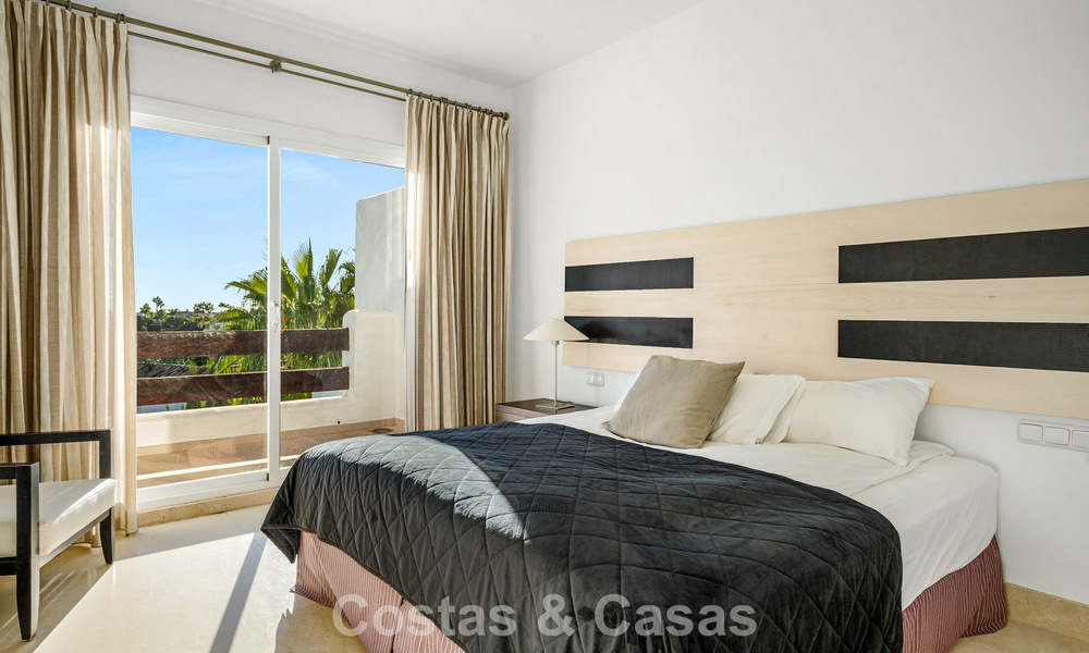 Luxueus duplex penthouse te koop in een gated complex in Nueva Andalucia’s golfvallei, Marbella 796745