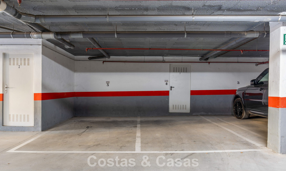 Luxueus duplex penthouse te koop in een gated complex in Nueva Andalucia’s golfvallei, Marbella 796757