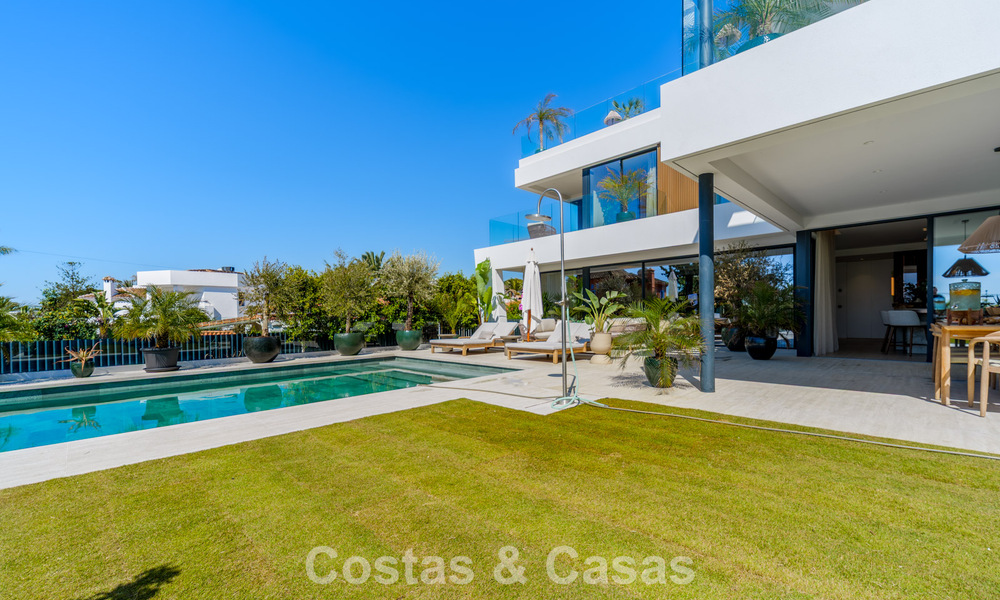 Exclusieve, moderne luxevilla te koop op loopafstand van het strand in het oostelijk deel van Marbella 796878