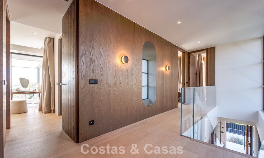 Exclusieve, moderne luxevilla te koop op loopafstand van het strand in het oostelijk deel van Marbella 796887