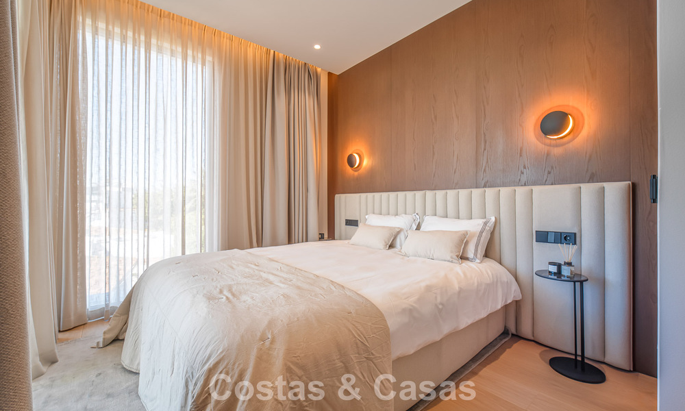 Exclusieve, moderne luxevilla te koop op loopafstand van het strand in het oostelijk deel van Marbella 796889